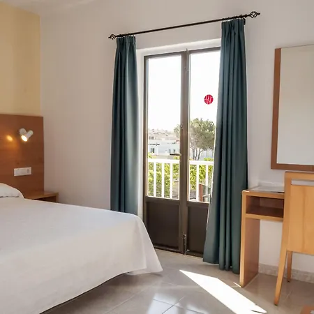 Hotel Riviera Menorca 2*